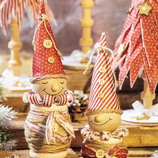 Instruction: creative set Wooden spool gnome