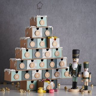 Advent Calendar in Shabby Green