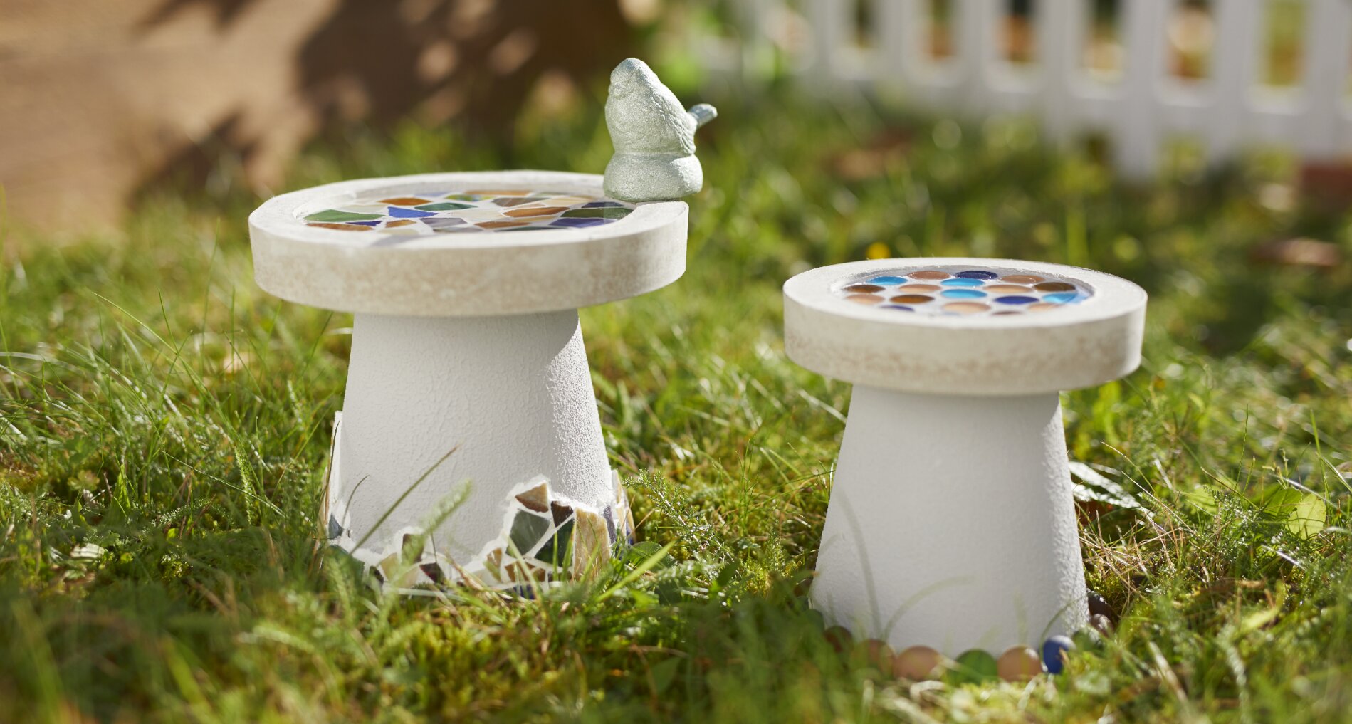 Vogeltränke gießen