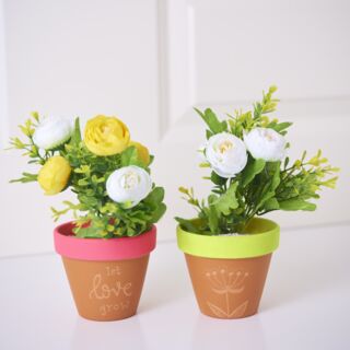 Incisione di vasi in terracotta