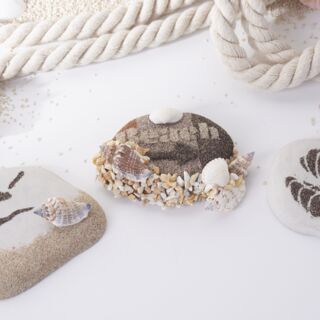 Selbstgegossene Steine mit Mineralsand