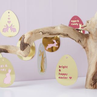 Trama e creazione di tag pasquali