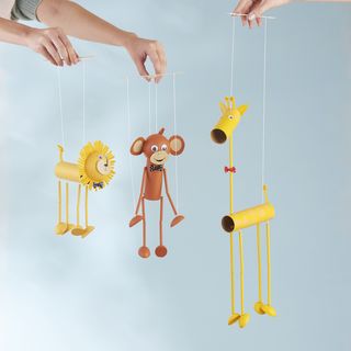 schlenkertiere aus papprollen