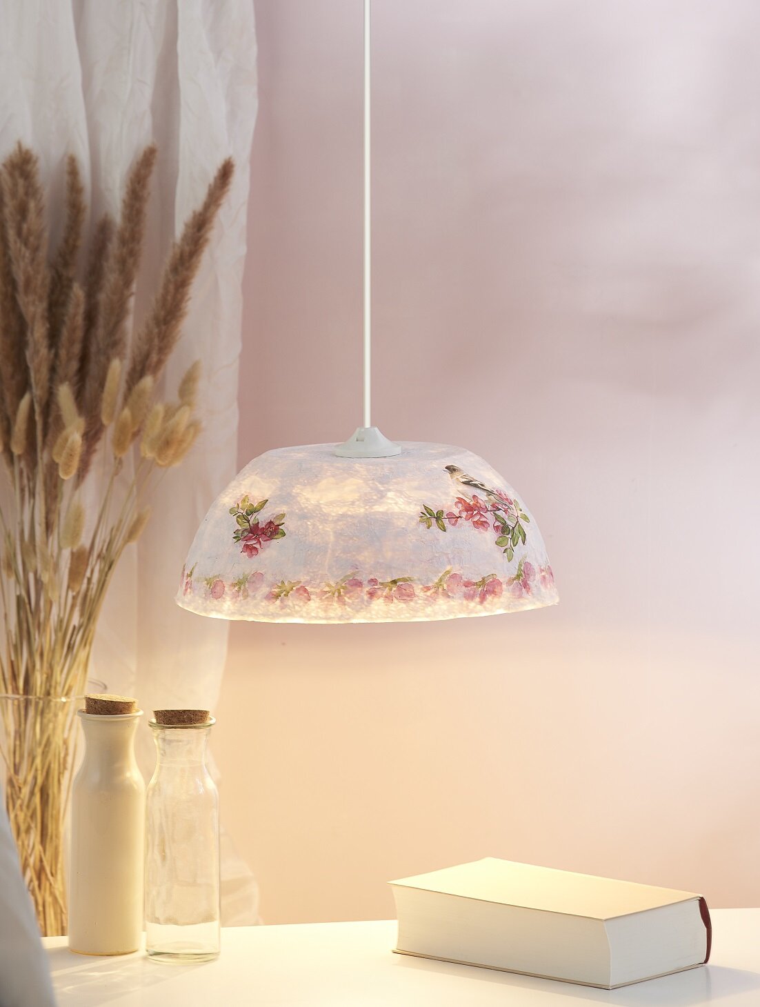 Lampe aus Papier-Spitzendeckchen