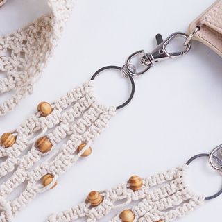 Catena portacellulare in macramè