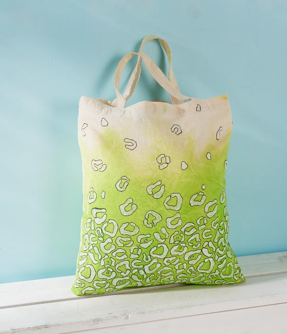 Taschen batiken mit der Dip-Dye Technik