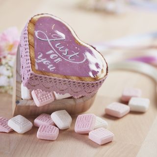 Holzkästchen mit Kunstharzglasur