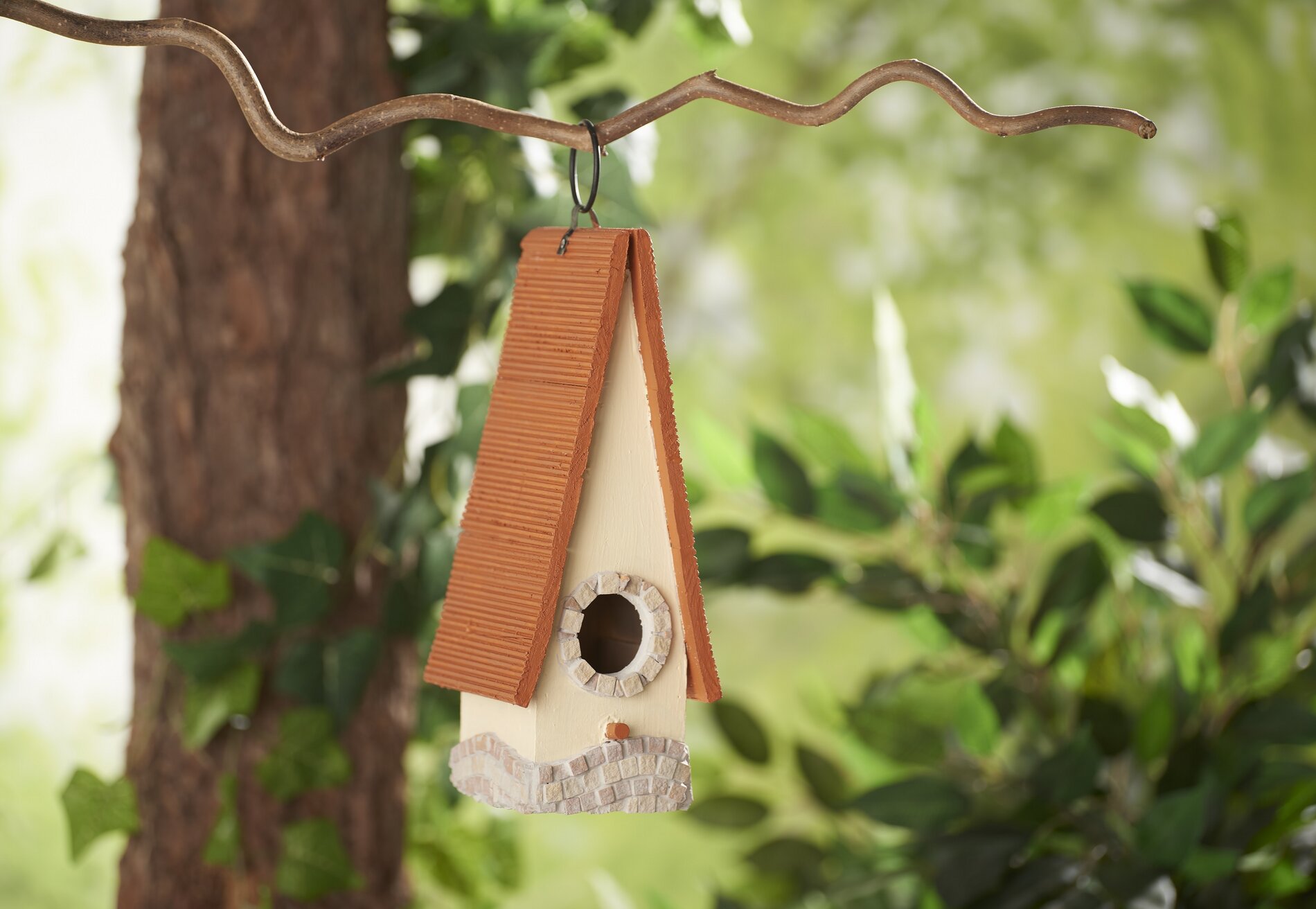 Vogelhaus mit Mosaik