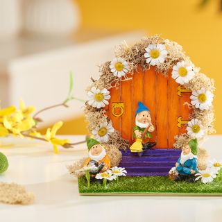 Miniatur Tür mit Zwergen