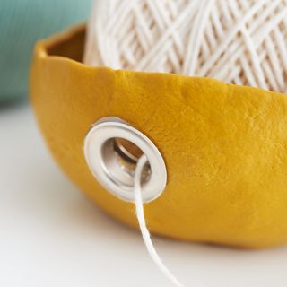 Cestino di lana modellato