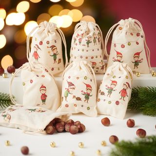 Borsa in tessuto disegnata con la tecnica del tovagliolo