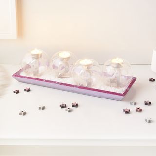 Adventskranz mit gravierten Glas-Teelichtkugeln