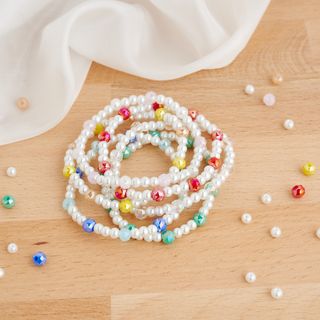 Braccialetti realizzati con perline di vetro