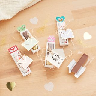 gift wrapping for chocolate bar holders &amp; banknotes