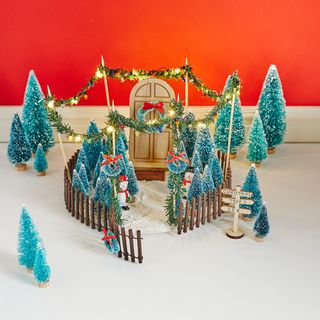 Porticina degli elfi &ndash; Vendita di alberi di Natale