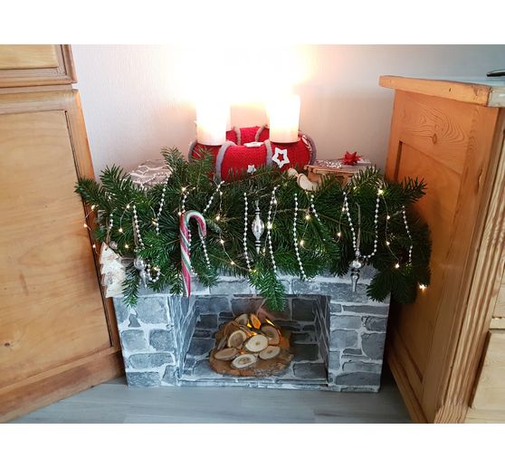 179_4Mara4_Weihnachticher Kamin aus 2 Kartons mit LED-Kaminfeuer_Kategorie Natur