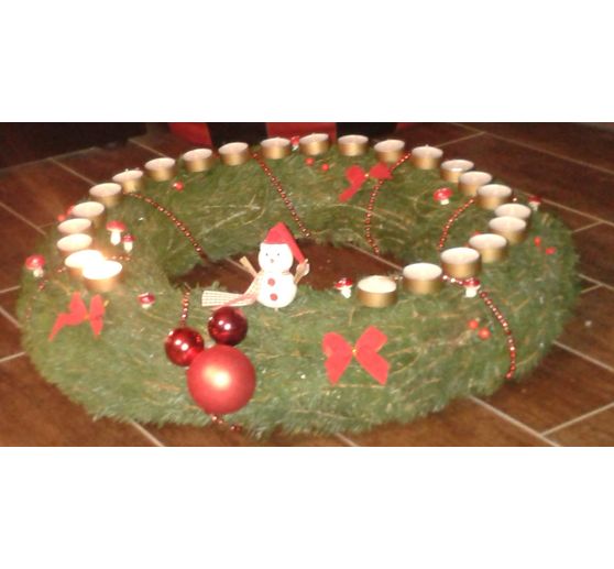 349_eivini_Adventskranz mit 24 Teelichtern als Adventskalender_Kategorie Klassisch