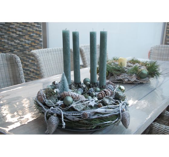 45_kunst_Adventskranz mit gewachsten Zapfen