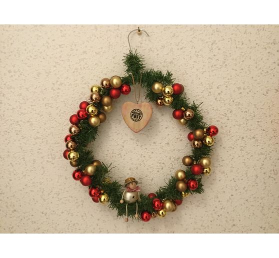 134_Hoko Poko Werkstatt_Kranz aus Drahtkleiderb&uuml;gel