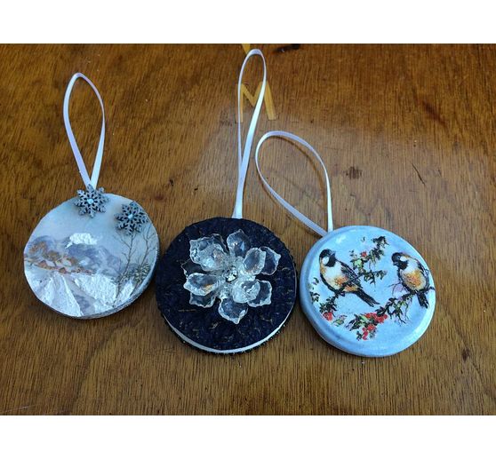 153_Kazoora_Medaillons aus Schraubdeckeln