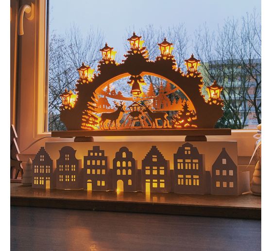 168_Lynni_Lichter-H&auml;userwand