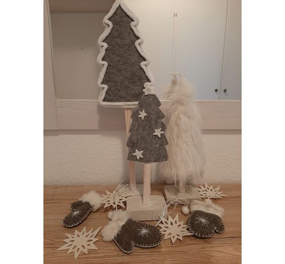 274_Juli_Weihnachtsb&auml;ume und Handschuhe