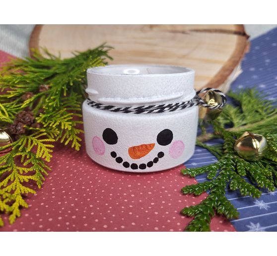 303_Between.Pens.and.Pages_Schneemann Windlicht