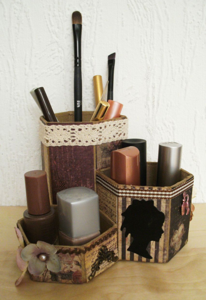 Scrapbooking oder heute bekommt der Stiftek&ouml;cher ein neues &bdquo;Make-up&ldquo; 