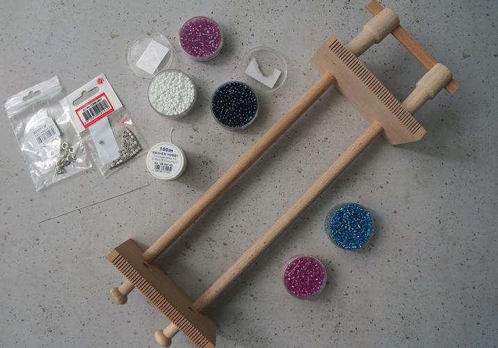 Armbänder weben im Flamingo Look