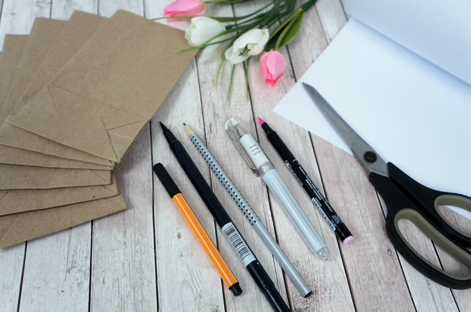 Papiert&uuml;ten mit handlettering - Fr&uuml;hlingsvasen selber machen