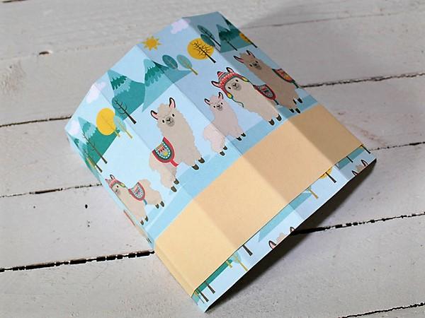 Basteln mit Papier zur Einschuldung. S&uuml;&szlig;e Schult&uuml;te als Geschenkidee zur Einschulung