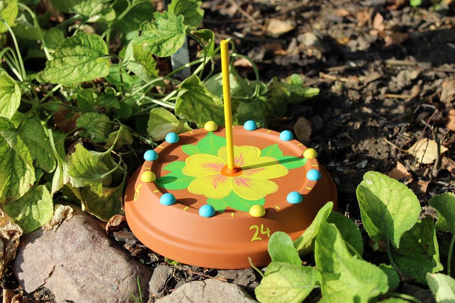 Sonnenuhr zusammen mit den Kindern basteln