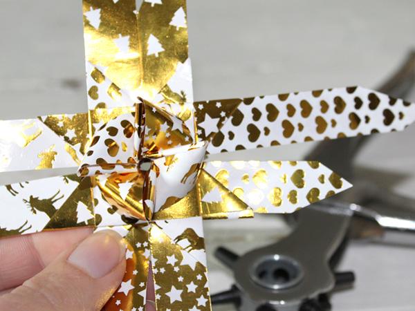 Lichterkette zu Weihnachten aus Fr&ouml;belsternen selber machen