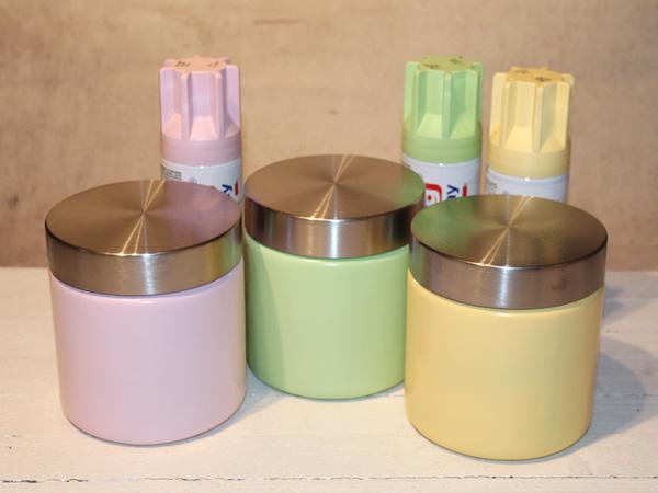 Anleitung: bunte Ostergläser - Farbspray Gläser mit buntem Farbspray besprühen