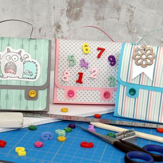 Iscrizione a scuola - zaini di carta