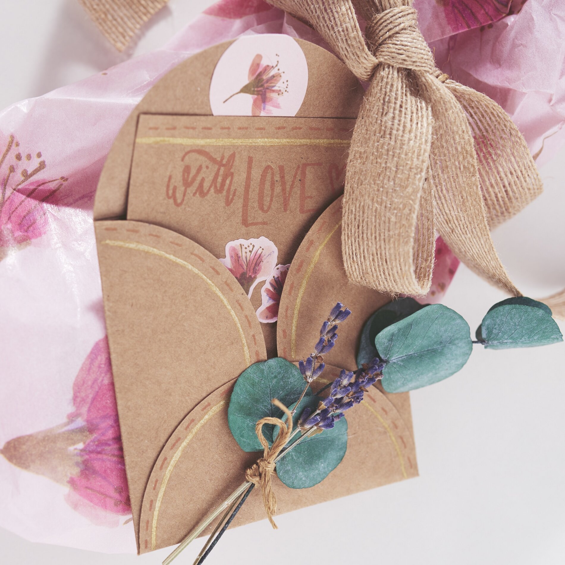 Trockenblumenstrauß mit Kärtchen