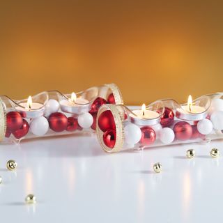 Tealight holder for the Advent season