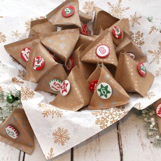 Paper Corner Tear-Off Calendar