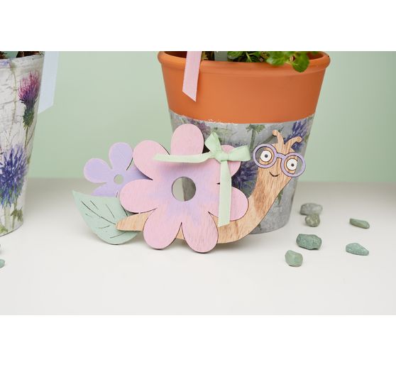 VBS Wooden decoration pendant "Snail Willi"