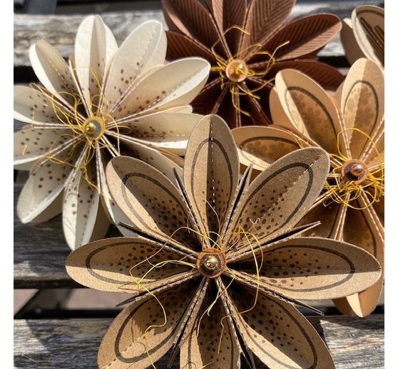 Punching template folding flowers "L"