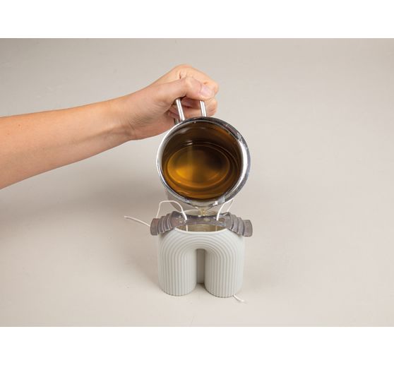 Stampo per colata in silicone "Candela scanalata a forma di U