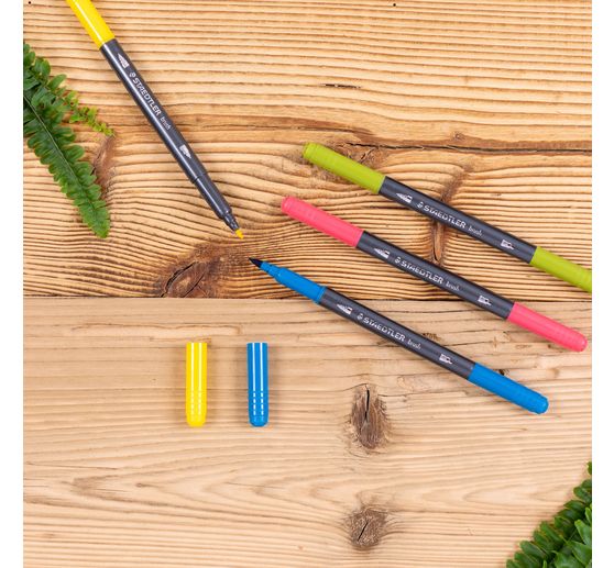 STAEDTLER Double-fibre painter with brush tip, 18 pcs.