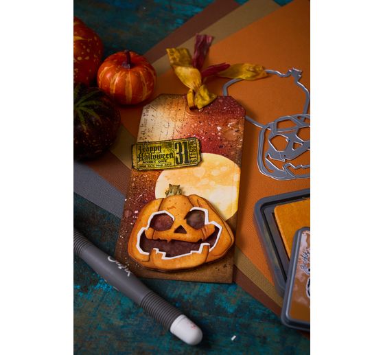 Sizzix Thinlits Punching template by Tim Holtz