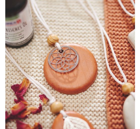 Essential oil, natural