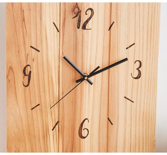 Quartz clockwork with hands