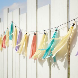 Ghirlanda per feste in giardino