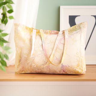Colorare le shopper con la tecnica batik