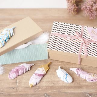 Marbled Deco Feathers